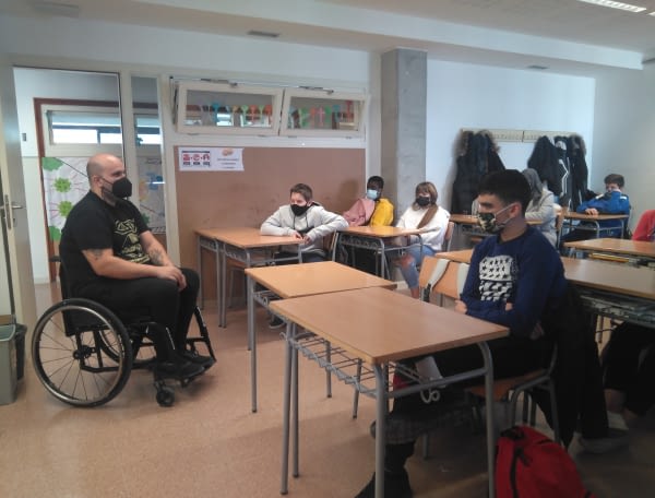 Transformando Perspectivas! Sensibilización de la discapacidad física a alumnos/as de Institutos de Lleida