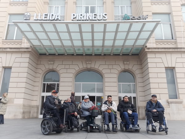 Dia Internacional Persones amb Discapacitat: Denunciem les deficiències en l'àmbit del transport públic i la mobilitat en la província de Lleida!!