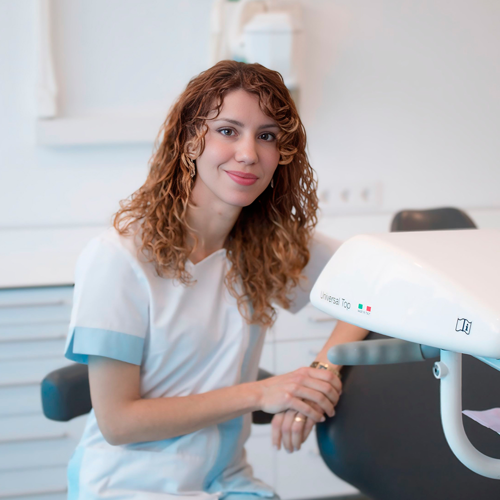 Cristina Escolano dentista Clínica dental Rada