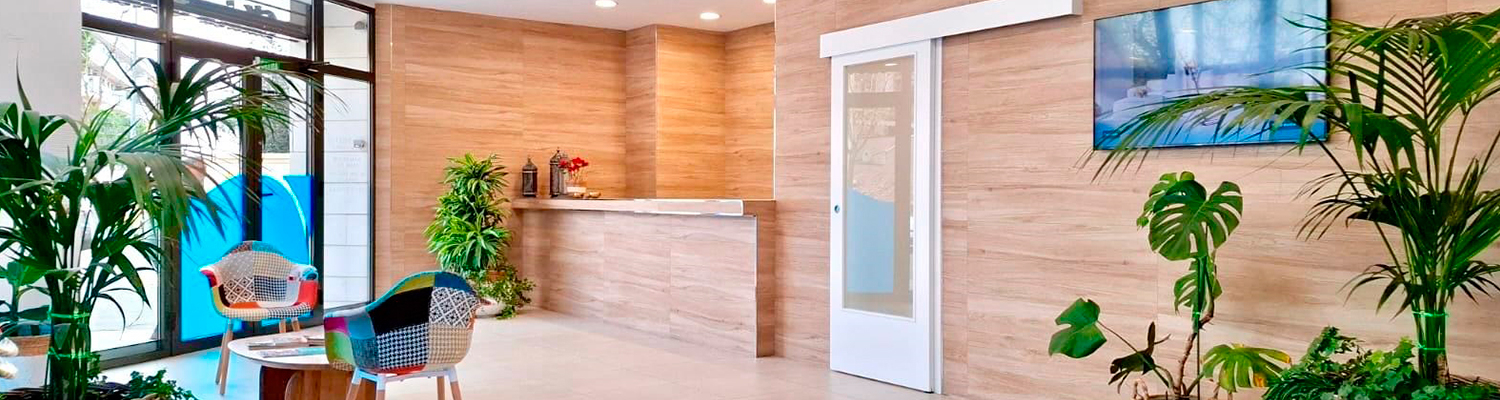 Sala recepción Clínica dental Rada Tárrega