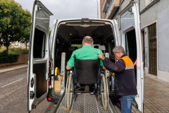 Ajuts de transport adaptat per a persones en situació de discapacitat, dependència o mobilitat reduïda del Consell Comarcal del Segrià.