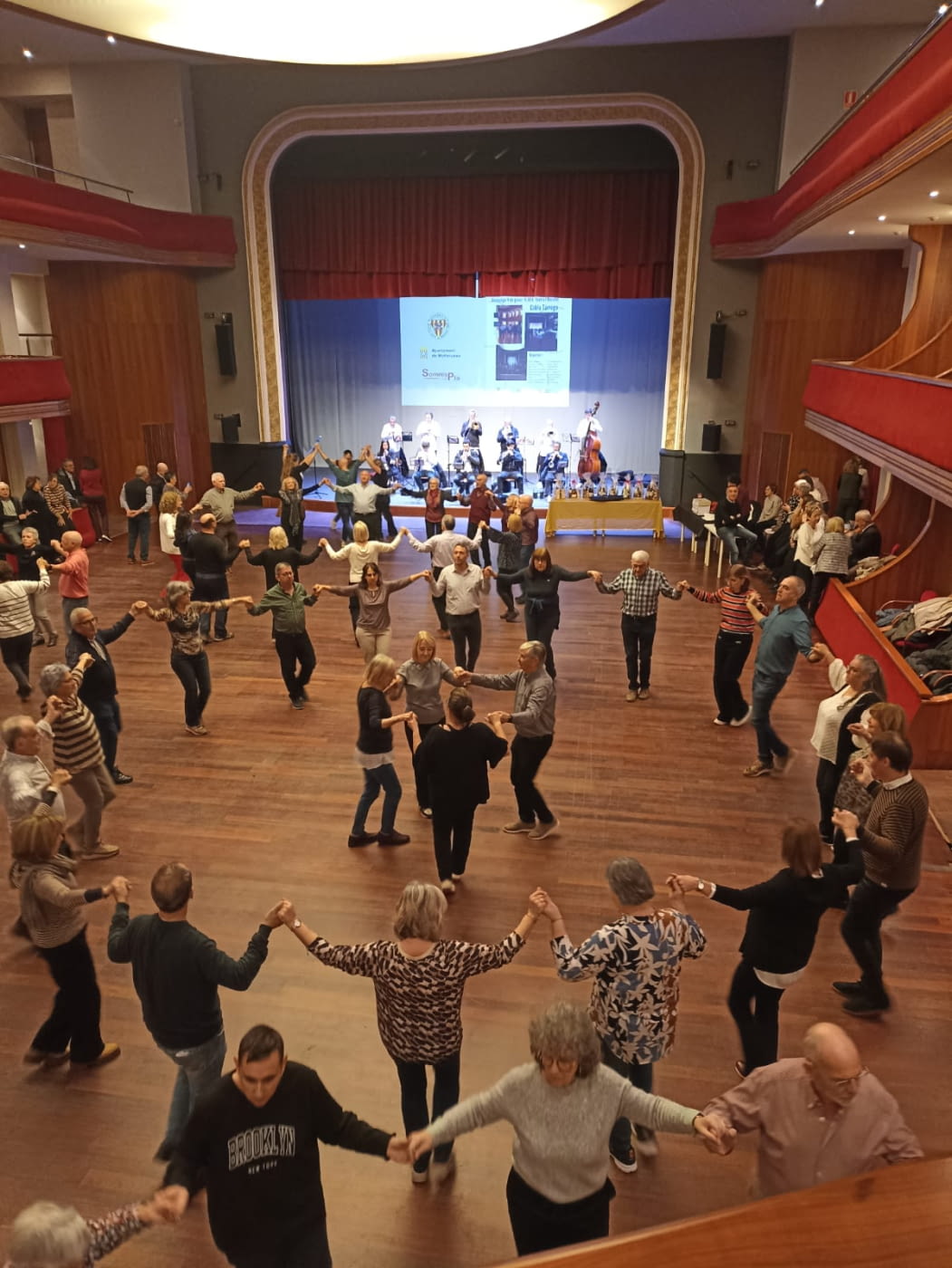 Colla Sardanistes de Tàrrega al Teatre Amistat de Mollerussa