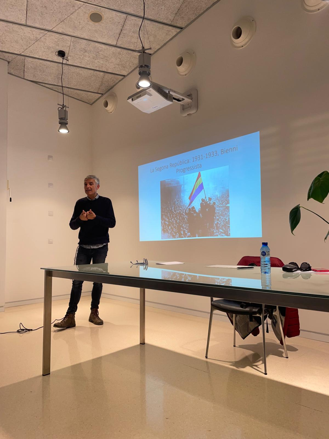 Xerrada  a càrrec de Rubèn Doll-Petit en el 90 aniversari de les  darreres eleccions de la República