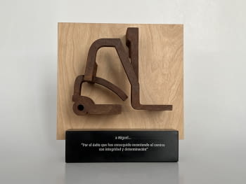 Corporate gift inspired by Chillida’s style