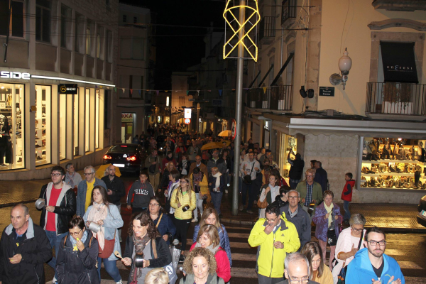 Centenars de persones es concentren a Tàrrega per protestar per l’empresonament dels Jordis