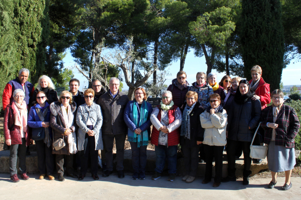 Les Dones Arrel de Tàrrega commemoren el seu 25è aniversari amb la plantada d’una olivera al Parc de Sant Eloi