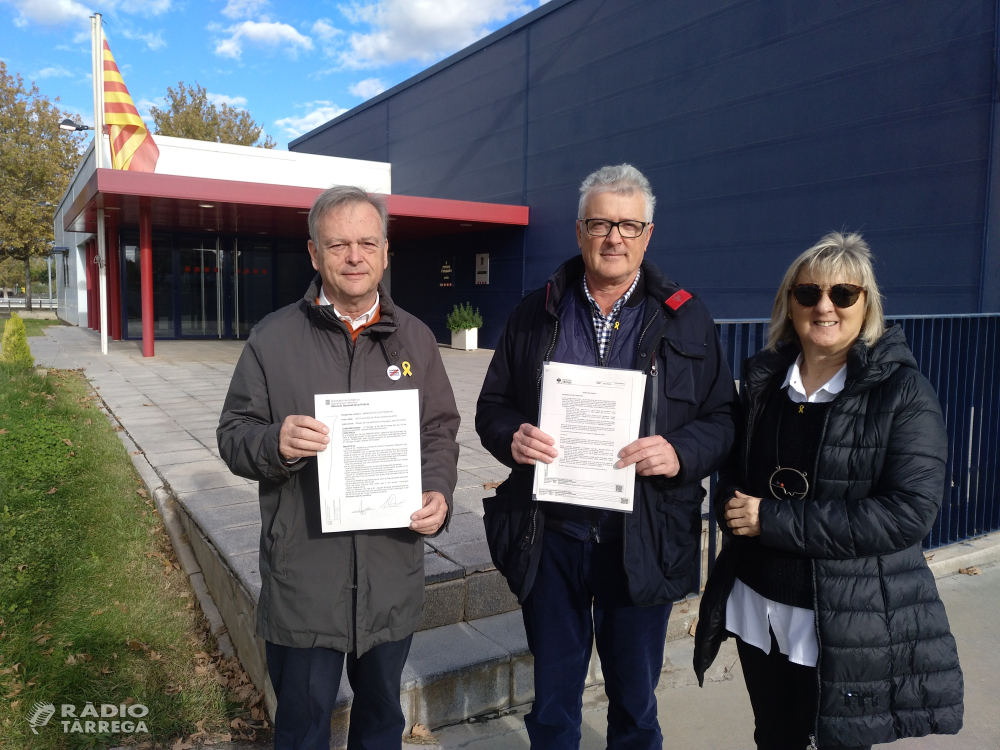 Òmnium Urgell-Segarra presenta una denúncia als Mossos d’Esquadra després que uns desconeguts hagin arrancat llaços grocs i pancartes amb el lema “Democràcia” a Tàrrega