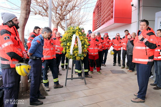 Els bombers voluntaris comuniquen a la regió d'Emergències de Lleida que no poden obrir els parcs per falta de personal