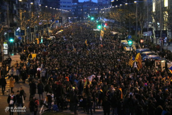Milers de persones es manifesten pels carrers de Lleida per denunciar la ''farsa'' del judici