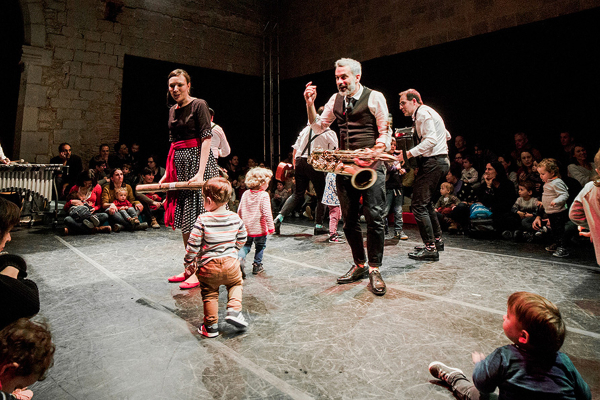 El cicle Tàrrega Sona acosta la cultura musical als infants de la mà del grup familiar Pels Més Menuts el diumenge 7 d’abril