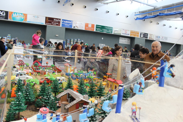 La Fira del Playmobil de Tàrrega manté el seu èxit amb una bona afluència de públic