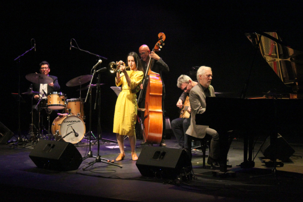 El jazz d’Andrea Motis omple el Teatre Ateneu de Tàrrega
