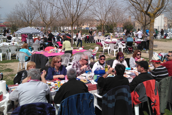 El Càmping Municipal de Tàrrega obre portes el dilluns 22 d’abril per celebrar el Dia de la Mona
