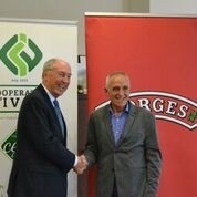 Borges Agricultural & Industrial Nuts i la Cooperativa d’Ivars signen un acord de cooperació vertical pel desenvolupament del cultiu de pistatxos entre els seus associats