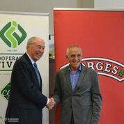 Borges Agricultural & Industrial Nuts i la Cooperativa d’Ivars signen un acord de cooperació vertical pel desenvolupament del cultiu de pistatxos entre els seus associats