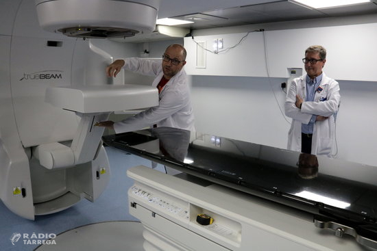 L'Hospital Arnau de Vilanova de Lleida estrena un nou accelerador lineal de radioteràpia