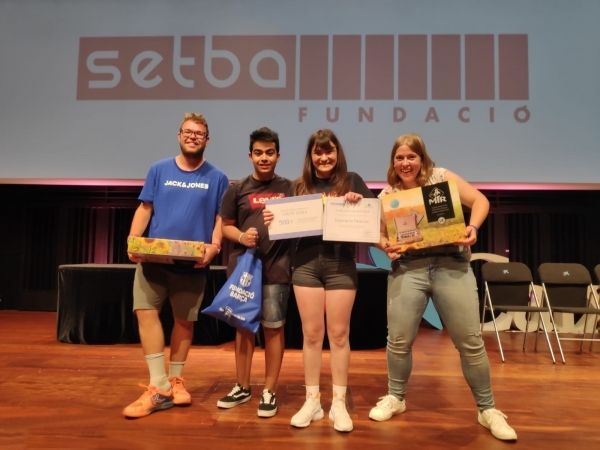 Dos alumnes de l'escola del Grup Alba guanyen els 1rs premis del certamen de pintura El Balcó de les Arts 2019 i disseny Bardinet de la Fundació SETBA