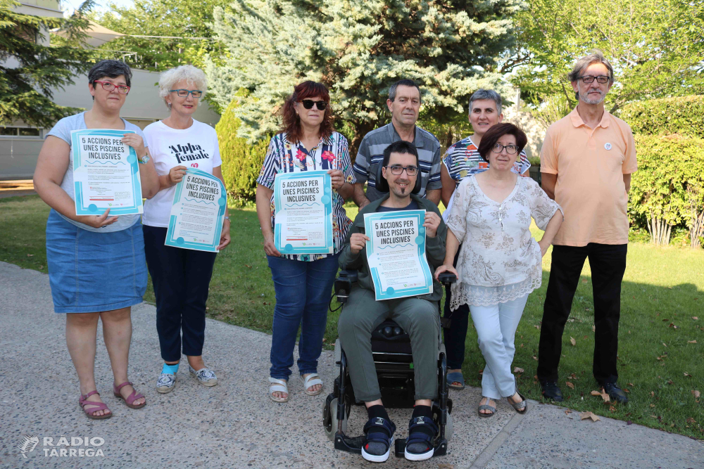 Famílies del Grup Alba impulsen una campanya per millorar l'accessibilitat de les persones amb d’altres capacitats a les piscines de l'Urgell i la Segarra