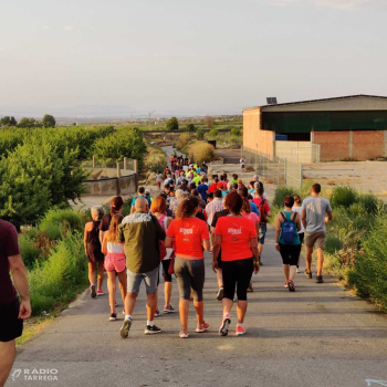 La caminada nocturna ‘Sembrats de Silenci’ s’estrena amb un centenar de participants als Secans de Vilagrassa i Anglesola