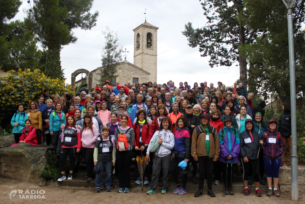 Tàrrega celebra amb èxit la 3a Caminada de la Dona Rural, que aplega unes 200 persones tot i la pluja