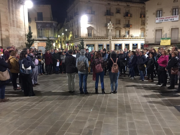 Concentració a Tàrrega contra la sentència dels cinc acusats de la violació en grup d'una menor a Manresa