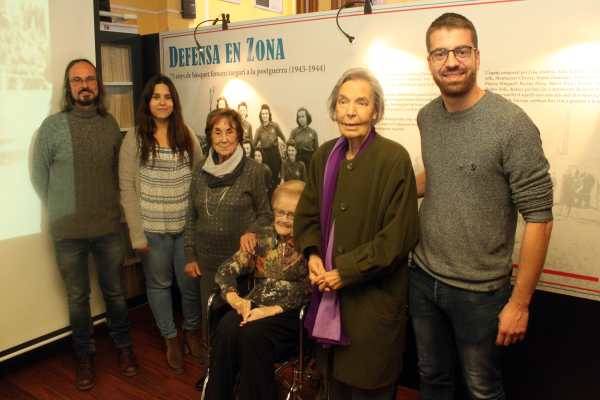Homenatge a les dones pioneres del bàsquet femení de Tàrrega amb una exposició a l’Arxiu Comarcal de l’Urgell