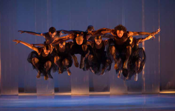 La companyia de dansa La Mov, dirigida pel coreògraf Víctor Jiménez, porta el dissabte 30 de novembre a Tàrrega el seu espectacle ‘Terrenal’