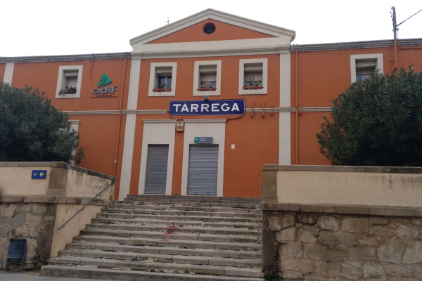 L'Alcaldessa de Tàrrega afirma que "mouran els fils necessaris" perquè l'estació de tren estigui en condicions