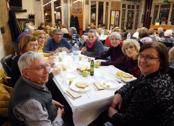 El sopar solidari de Mans Unides recapta 835 euros a Tàrrega