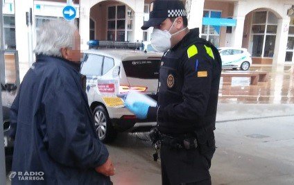 La Policia Local de Tàrrega intensifica al carrer les accions de protecció de la gent gran contra el coronavirus