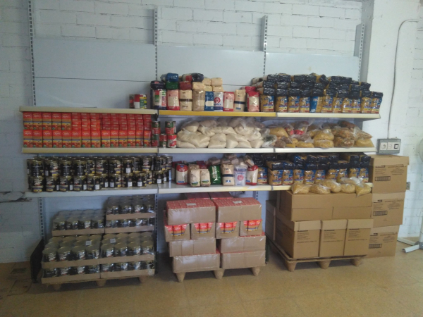 Un centenar de famílies de Tàrrega reben lots d’aliments i productes d’higiene i neteja del Magatzem d'Aliments