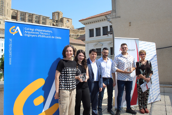 Alba Vilella de l'Escola de Sobreestants i un equip de l'Institut Torre Vicens, premi Construeix-T 2020
