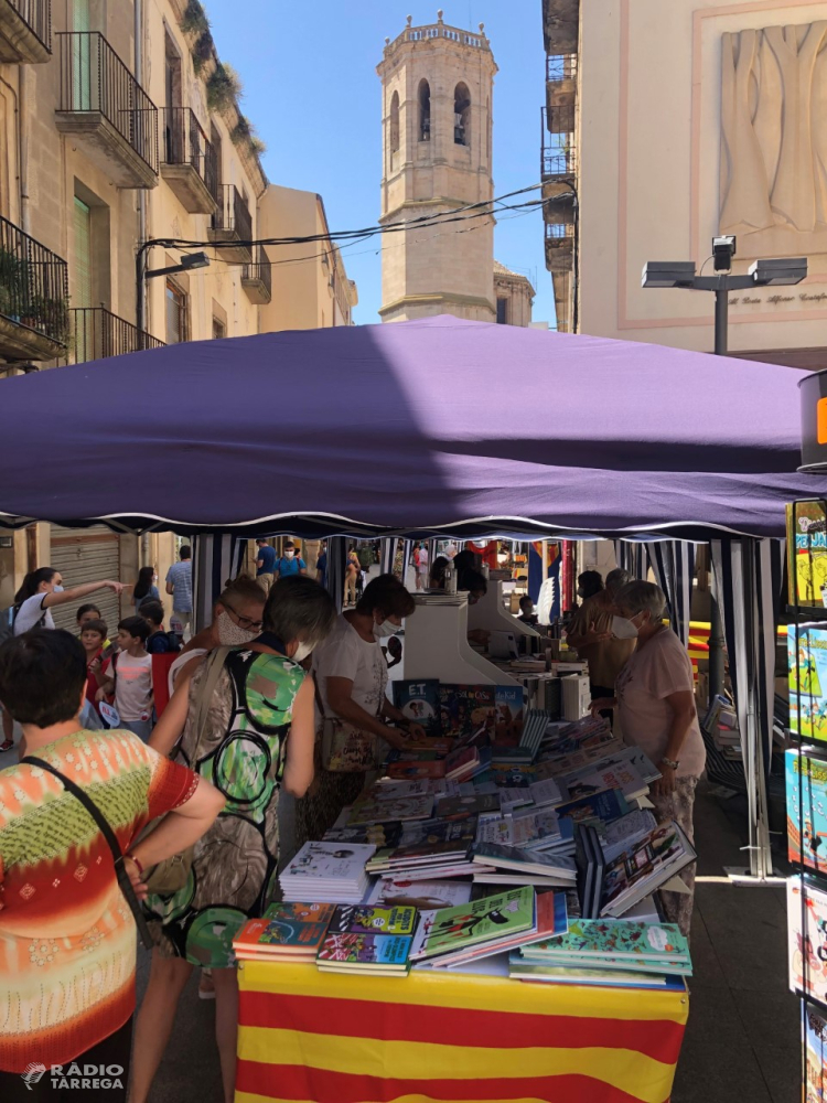 Tàrrega manté l’esperit del Sant Jordi celebrant el ‘Dia del Llibre i de la Rosa’