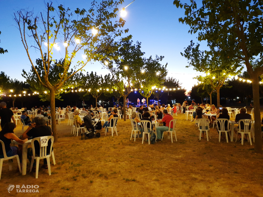 Unes 200 persones assisteixen al primer concert del Km Cultural d’agost al Càmping Municipal