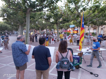 L'ANC de Tàrrega es concentrava ahir diumenge dia 16 coincidint amb la data en que es complien dos anys i deu mesos de l'empresonament de Jordi Sánchez i Jordi Cuixart