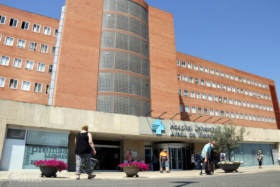 L'Hospital Arnau de Vilanova només utilitza una de les tres plantes per a pacients ingressats amb covid-19