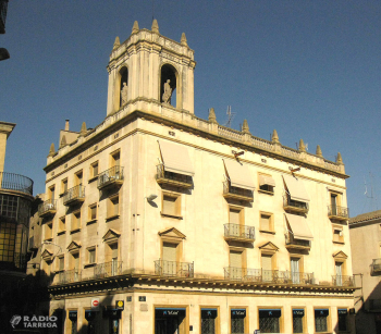 Junts per Tàrrega proposa que l'Ajuntament adquireixi l'oficina de CaixaBank de la plaça Major