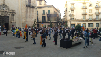 Concentració a la plaça Major en rebuig a la inhabilitació del president Quim Torra