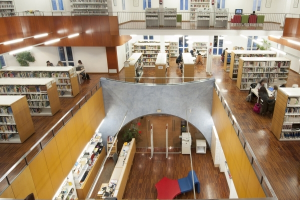 La Biblioteca Pública de Tàrrega - Germanes Güell reprèn els clubs de lectura, que s’amplien amb una nova proposta dedicada al feminisme