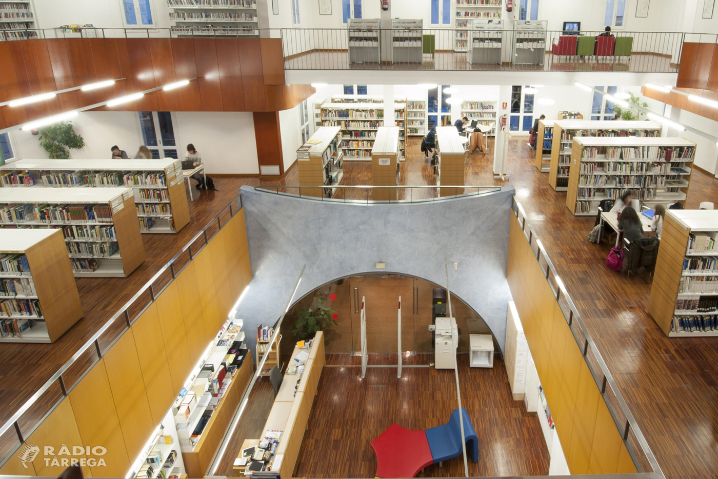 La Biblioteca Pública de Tàrrega - Germanes Güell reprèn els clubs de lectura, que s’amplien amb una nova proposta dedicada al feminisme