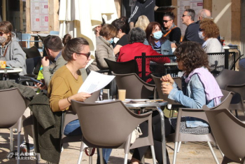 El Procicat aprova el tancament de bars i restaurants i la limitació de l'aforament al comerç i la cultura