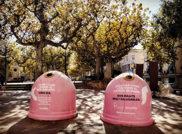Tàrrega commemora el Dia Mundial del Càncer de Mama amb la campanya 'Recicla vidre per elles'