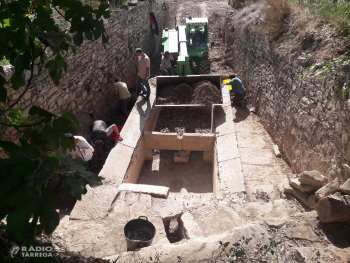 Continuen les tasques de recuperació de l'antic safareig del Talladell