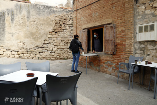 Els bars dels micropobles defensen la seva labor social i demanen al Govern que se'ls tingui en consideració