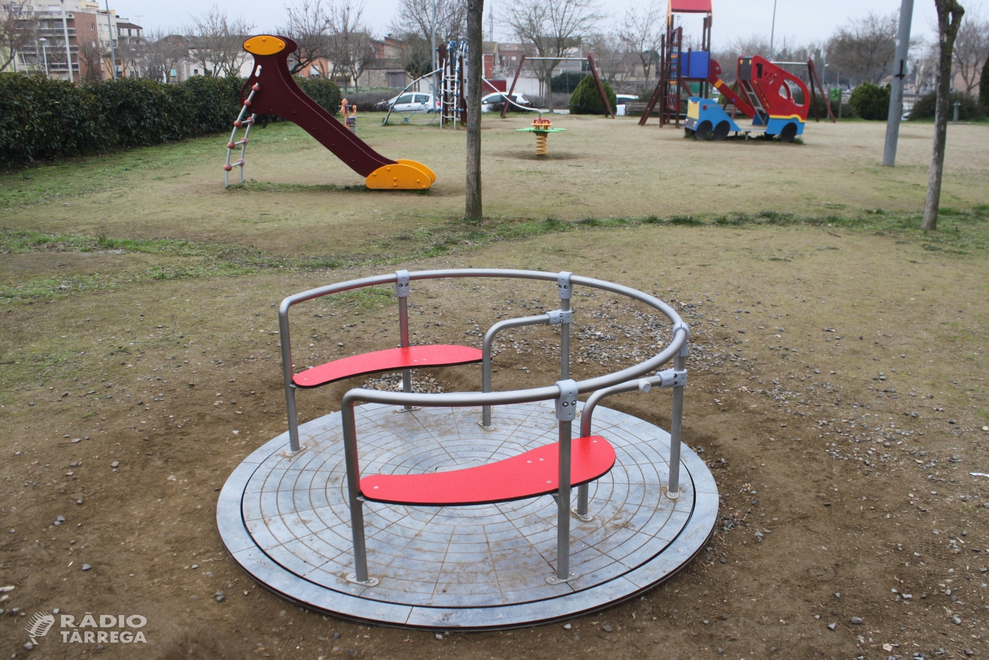 L’Ajuntament de Tàrrega instal·la els primers jocs adaptats i inclusius als parcs infantils