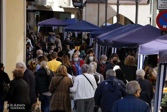 Sant Jordi a Tàrrega amb dos espais per compatibilitzar la participació de llibreries i floristeries amb entitats