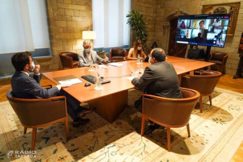 El Govern fa tancar totes les activitats a les 00.30 i vol limitar les trobades a 10 persones