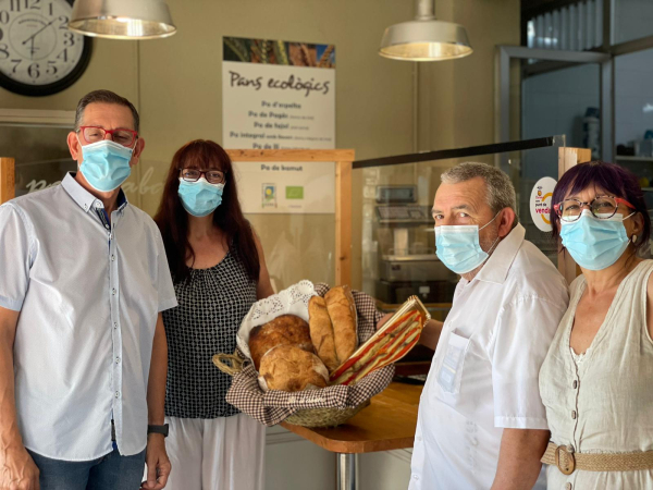 Entrega del premi al guanyador del Concurs fotogràfic d’Instagram a la foto més estiuenca de l’Urgell