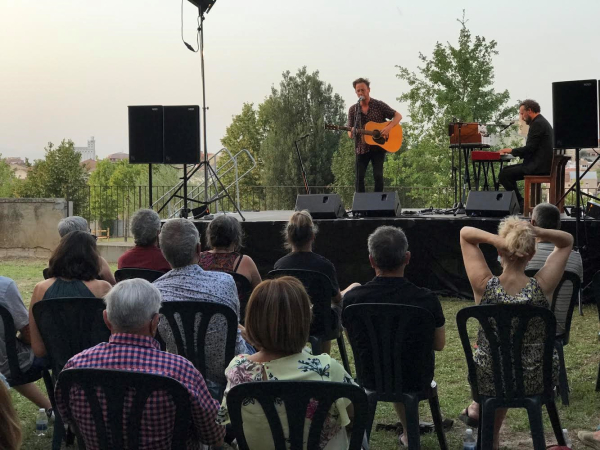 El convent de Sant Bartomeu de Bellpuig s’omple de poesia amb el músic David Carabén i els seus ‘Poemes amb veu i guitarra’