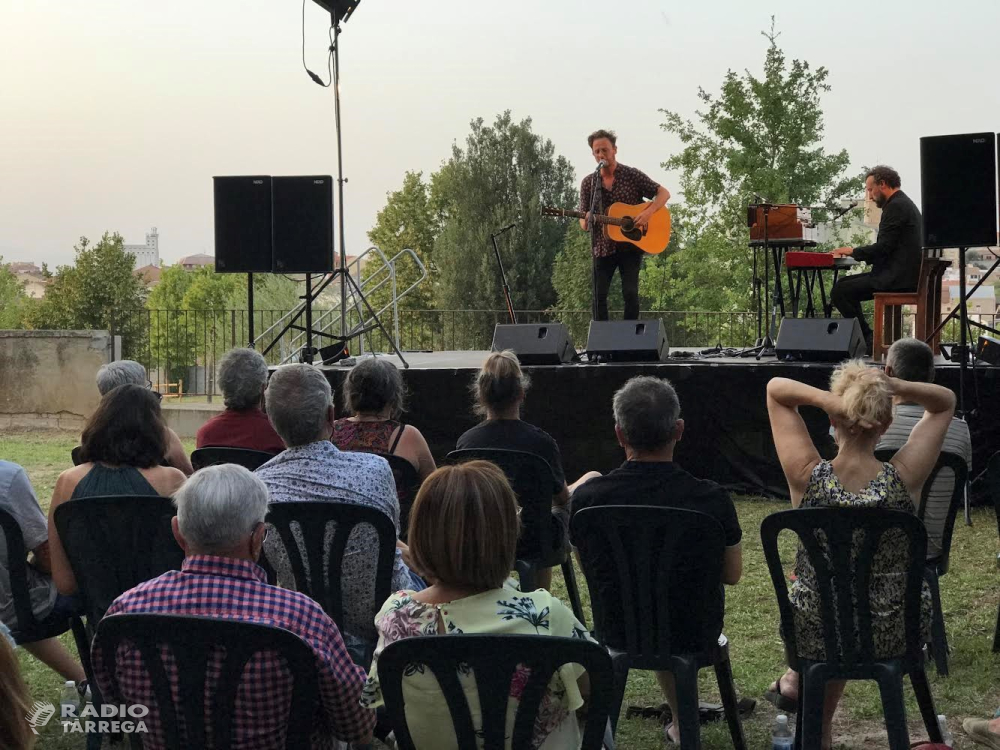 El convent de Sant Bartomeu de Bellpuig s’omple de poesia amb el músic David Carabén i els seus ‘Poemes amb veu i guitarra’